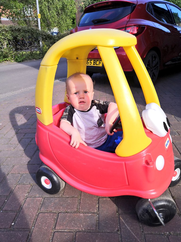 Thank you @RichG25188 and <a href="/velvetlashes_/">Alessia</a> for making a little boy's day today! Fred is now happy cruising and his pit crew have a lot of game #Team #LittleTykes