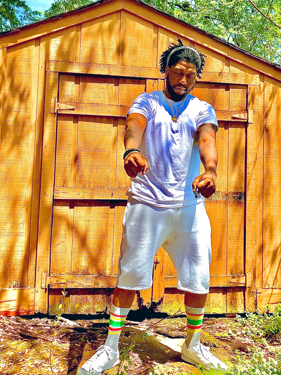 EazyTheUnderdog's tweet photo. Don’t even come my way with all that... I’m Ray Charles to the Bullshit‼️😎
Shorts & Shirt: @gsbs_clothing
#DifferentByChoice #GSBS #Fashion #TheNewDesigner #Urban #Culture #HipHop #Emcee #Music #Retweet #Like #MakeYourOwnLane #DefStar5 https://t.co/CexK3NJCgs