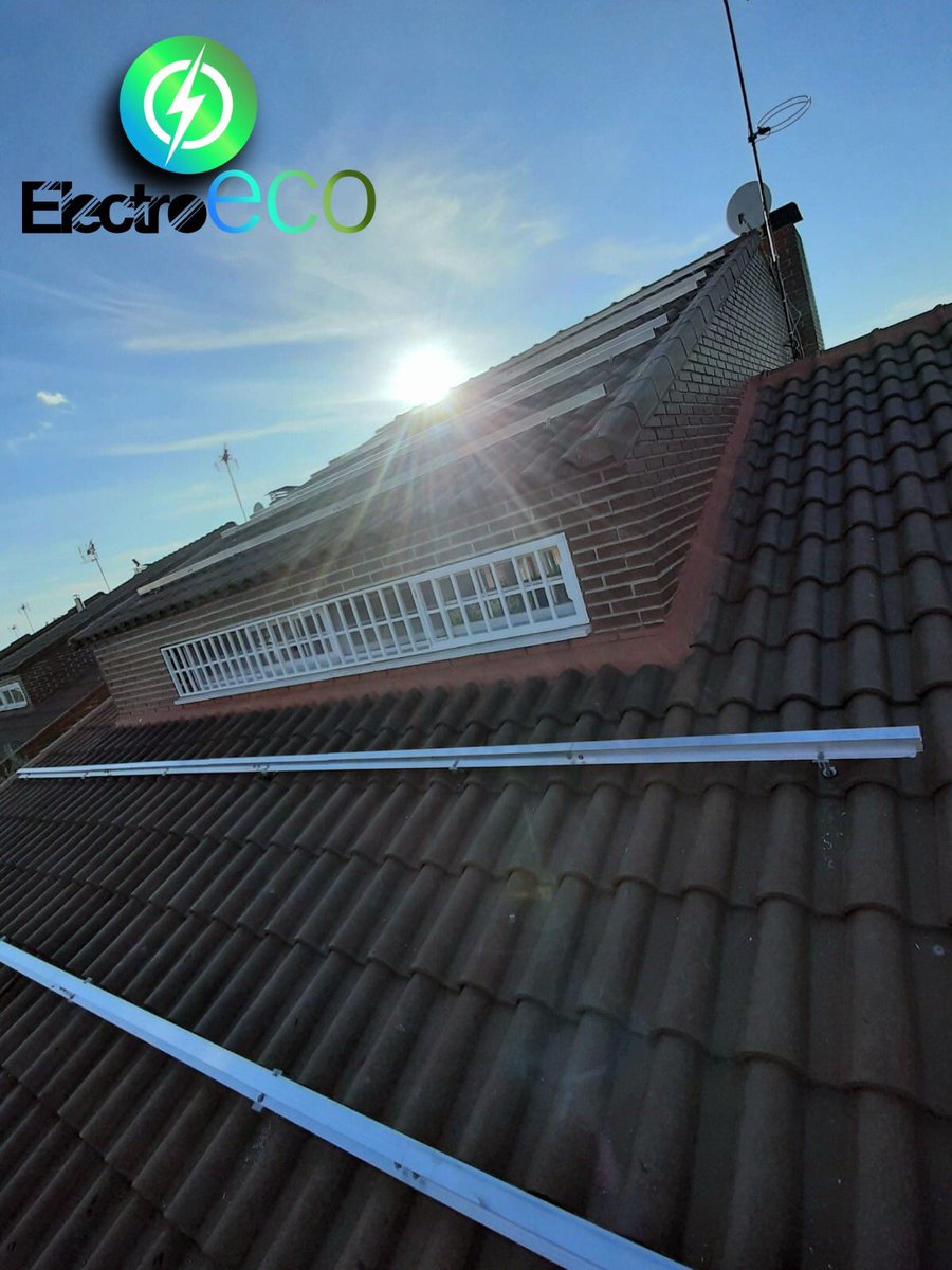 electroecosolar's tweet photo. En esta ocasión, presentamos una nueva instalación fotovoltaica conectada a red de 22 paneles solares con un total de 5,9kw.💚🌳

#energiafotovoltaica
#energiasrenovables #energialimpia #panelessolares #energiasolar #porunplanetamejor #economizar https://t.co/znPQ0xvfhb
