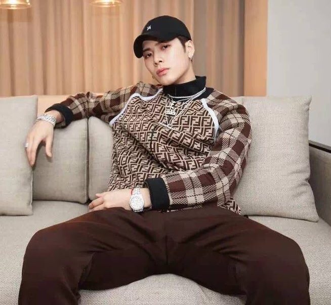 Jackson Wang but he gets softer as you scroll