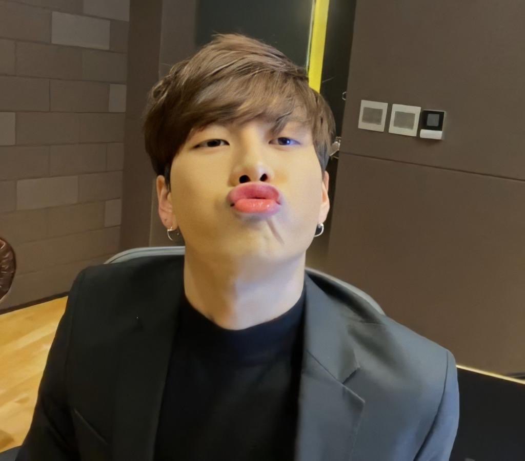 Jackson Wang but he gets softer as you scroll