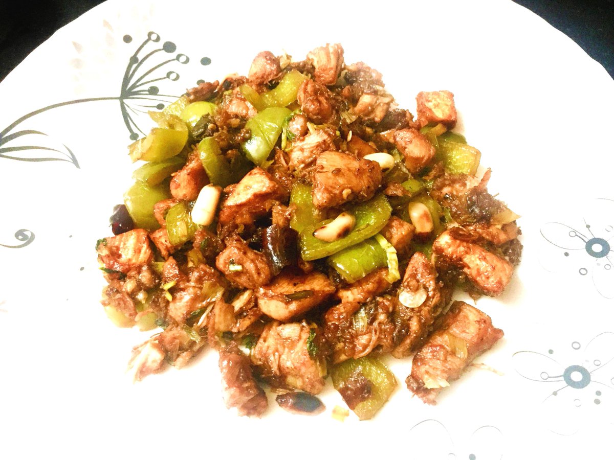 Kung Pao Chicken
tastesoyum.com/kung-pao-chick…

Kung Pao Chicken is a classic Chinese dish which is so irresistible. It’s the perfect combination of spicy, sweet, salty and umami. #kungpaochicken #kungpao #chinesefood #chinesecuisine #food #foodie #yummymondays #yummi #taste #blogging