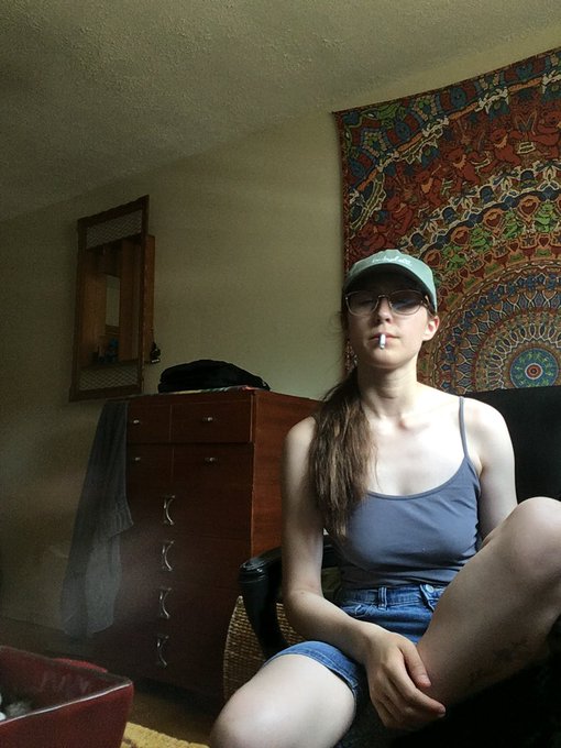 Oh my god y&rsquo;all I&rsquo;m melting why did it go from winter immediately to summer #bringspringback https://t<a href="/tag/bringspringback"class="tags"><span>#bringspringback</span></a>