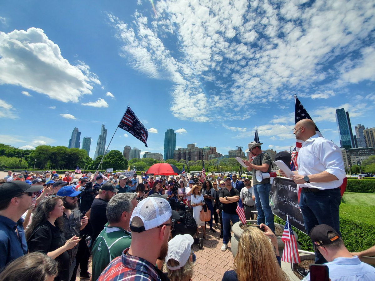 At a reopen Illinois rally being held next to Buckingham Fountain.  #Chicago  #COVIDー19