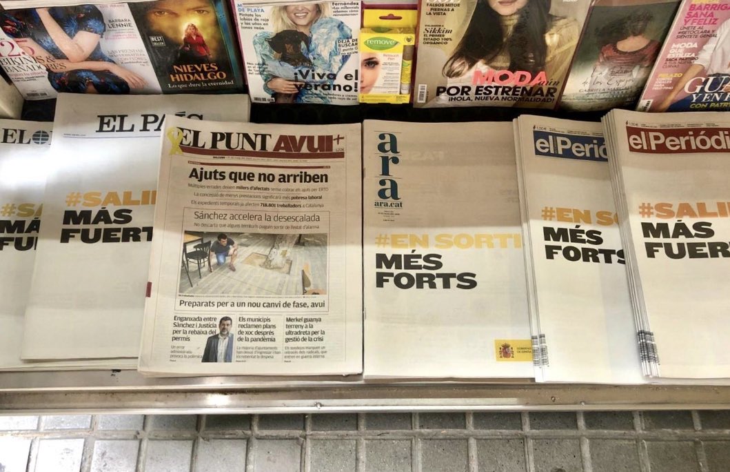 sumate_asoc's tweet photo. El catalán o el castellano no son el problema. Una prensa libre, una república catalana, un país mejor.
"ajudes que no arriben" sólo a @elpuntavui . Nos representan. https://t.co/p1bkcBvymq