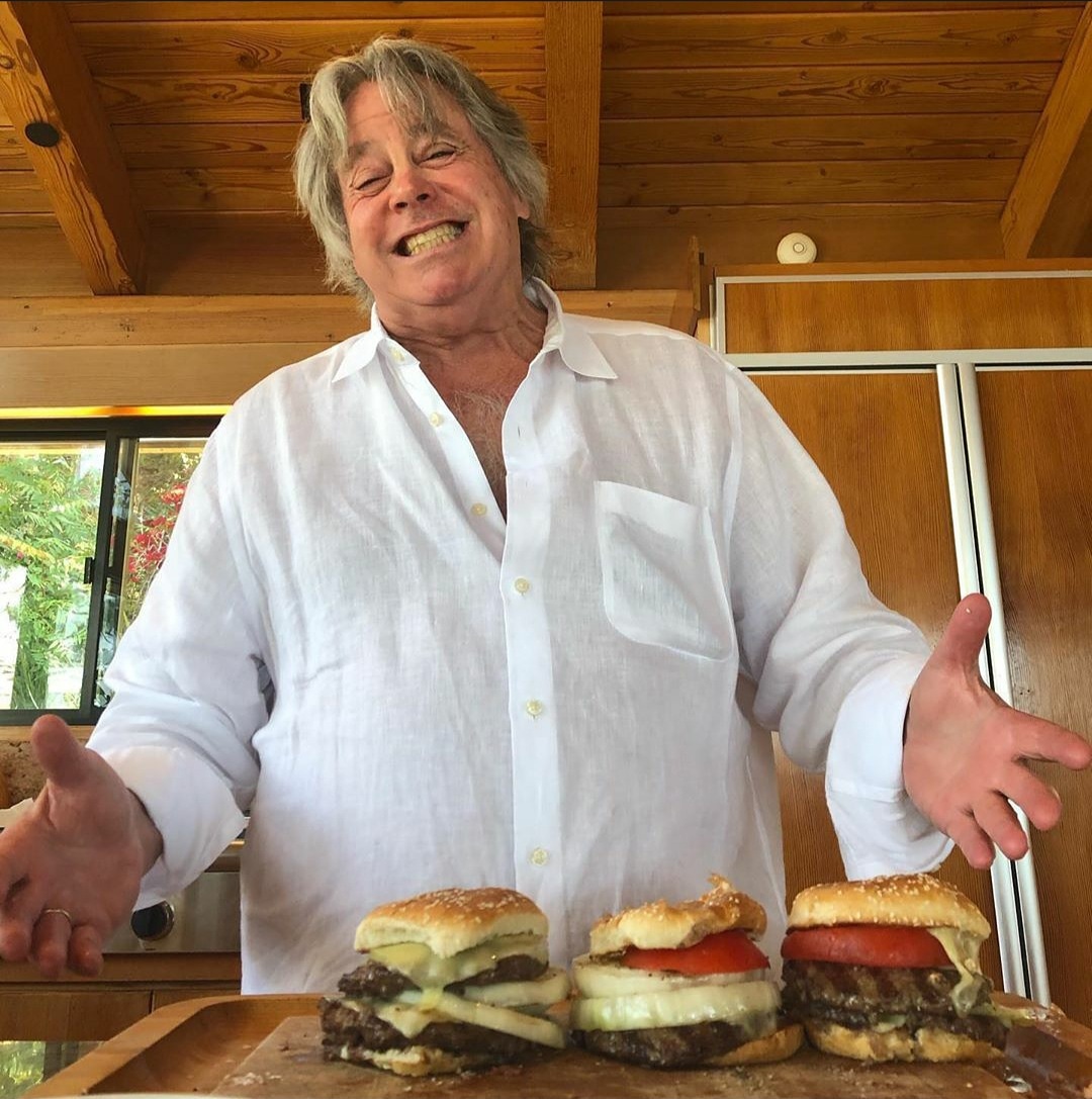 michaelsnewyork's tweet image. WE WILL GET THROUGH THIS TOGETHER. Happy Memorial Day from the BiG MIKE!!!!!!
#MICHAELSNEWYORK 
#michaelisms 
#keepDoingItBuddy
#hamburger
#bigmarty
#quarantinekitchen