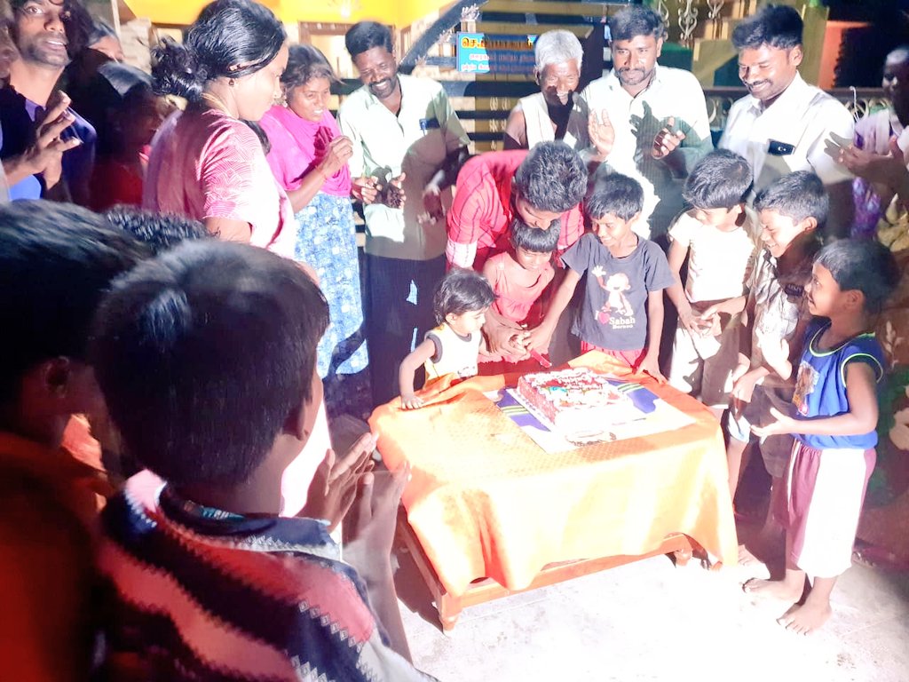 MSMATHIVANAN2's tweet photo. #HBD_SAKTHI_THAMBI
#Birthday_Celebration
#Family_function
🎂🎂🖤❤ https://t.co/essGgQpCVM