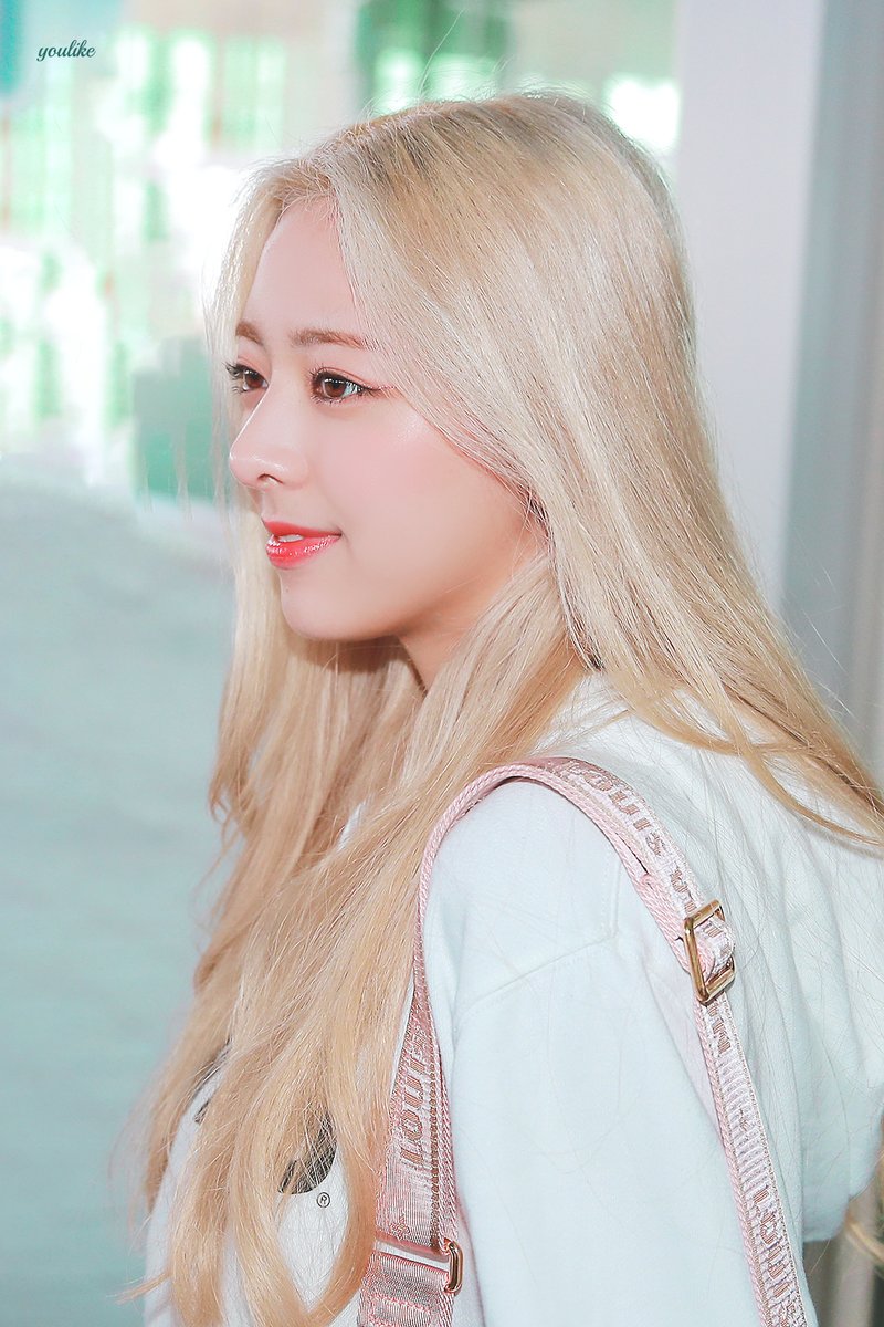 youlike1209's tweet photo. HQ 191103

너무나 완벽한 갓기천사..🥤

#YUNA #ITZY #있지 #유나 https://t.co/4Mmx483qfo