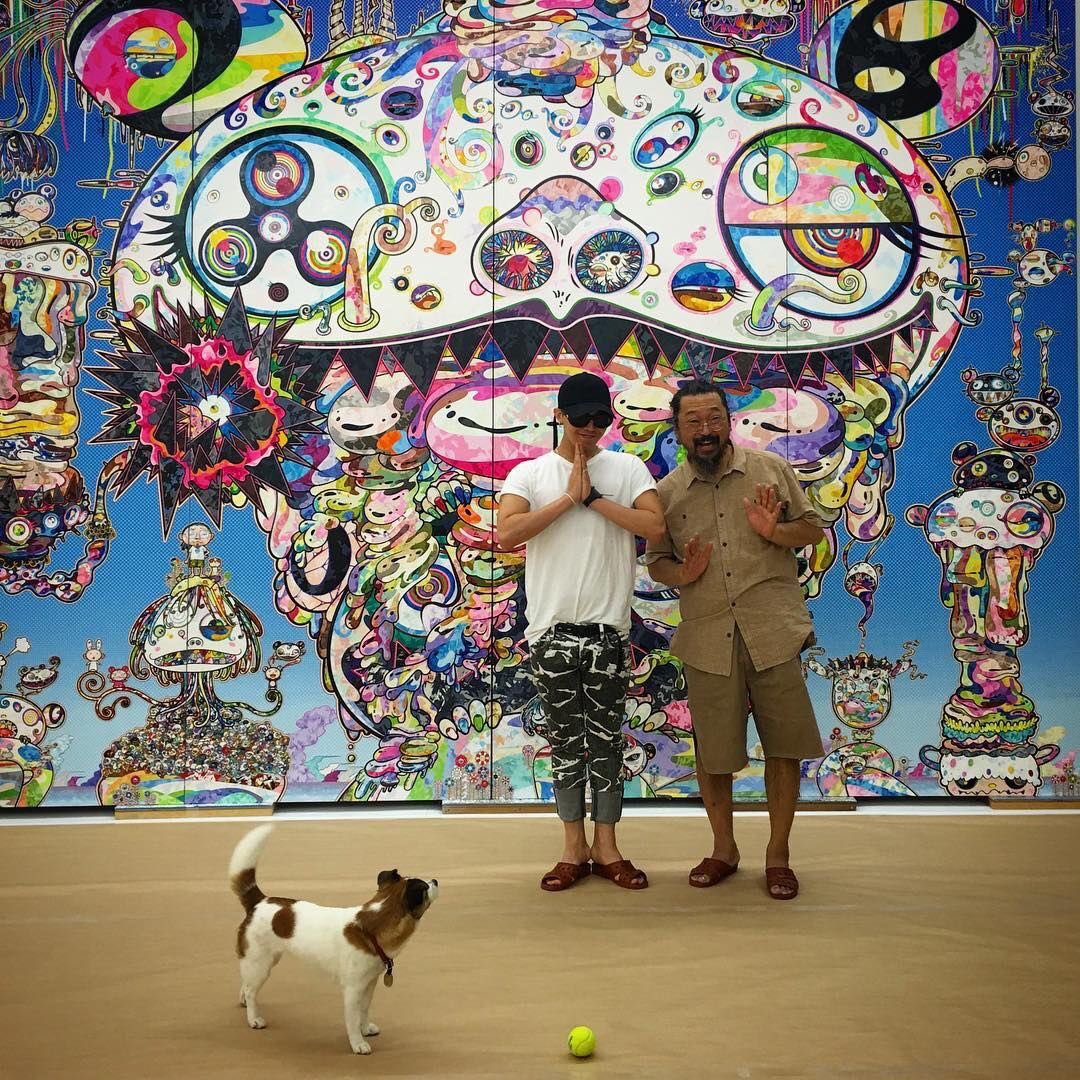  #GDRAGON:Takashi Murakami’s “Open Your Hands Wide, Embrace Happiness”- Murakami’s Smiling Flowers holds more meaning than being simply beautiful, tying Japan’s history & culture as well as being subtly politically-oriented...Read more:  http://www.sothebys.com/en/auctions/ecatalogue/2012/contemporary-art-evening-auction-l12020/lot.6.html