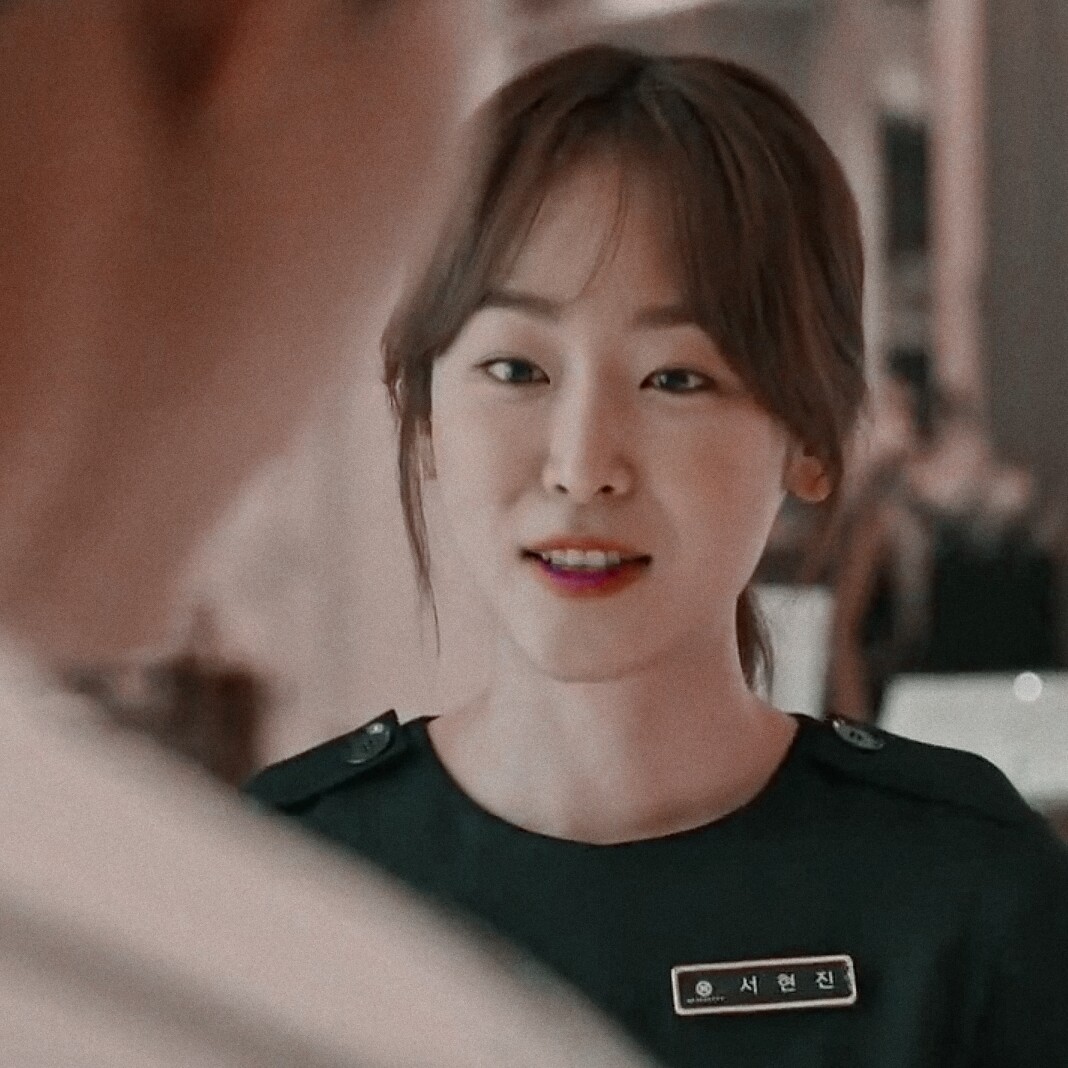 seo hyunjin made a cameo at episode 13 !