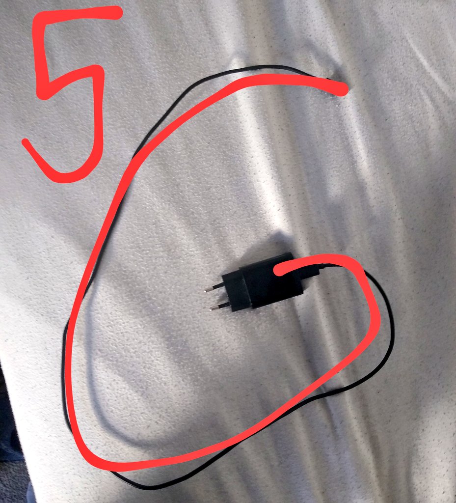 TharusThijs's tweet photo. #Techvraagje ik kreeg bij mij #5G telefoon een kabel. Mijn telefoon #DWINGT mij om om de dag deze kabel in te pluggen. Als ik dat doe warmt mijn telefoon op.
Is dit een #5Gontvanger? Is dit het #magnetroneffect??? #help de kabel vormt zelfs een G?!!
#Stop5GNL https://t.co/C1O9C7xuWA