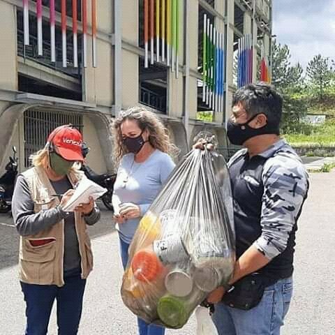 katerin83449561's tweet photo. Acompañamiento en los #PASI de talento deportivo tachira con nuestra Jefa De Zona Educativa Tachira
@charlychaves 
@NicolasMaduro 
@MPPEDUCACION 
@SalaTachZet 
@FreddyBernal https://t.co/PNzKsb4UUg
