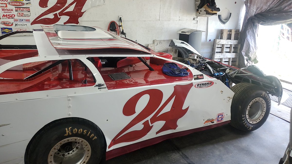 JimmyMorey's tweet photo. Just starting maintenance and trying to fix all the new car gremlins!! Have to start early being a one man operation! #MemorialDay, #BamaFactor ,#steelblockseries, #WIX, #afco ,#dirt ,#Racing https://t.co/KyY17GIMqY
