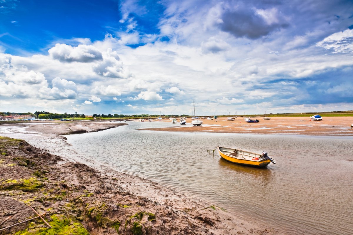 EnglandPath's tweet photo. Ebbing tide.
📍 Brancaster Staithe, Norfolk
#NorthNorfolk #Mowcreek #Norfolk #BrancasterStaithe #Brancaster #Staithe #BurnhamDeepdale #englandcoastpath #englandcoast @ThePhotoHour @NorthNorfolkDC @NorfolkCC @BBCNorfolk @NorfolkWT @england_coast https://t.co/tr94wYbNyr