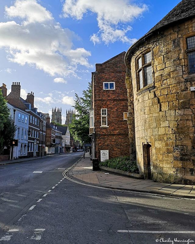 indieyorkmap's tweet photo. Reposted from @york.england - Looking from the Hamlet of St Marygate towards the Minster 📷 by Charley Harrington #york #yorkengland #yorkuk #marygate #yorkminster https://t.co/wS0h9fxmRM