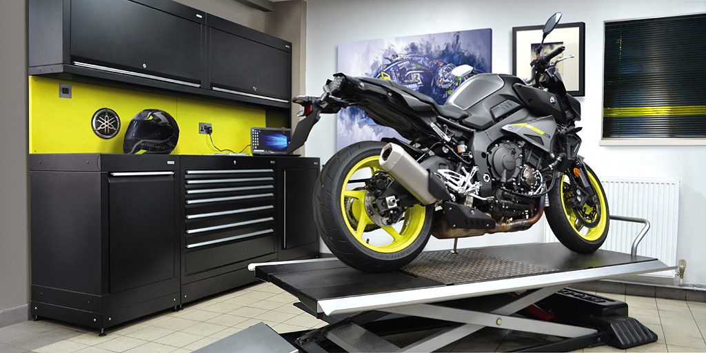 dura_garages's tweet photo. LOVE your bike?🏍️ Then we're sure you’d appreciate a great looking garage to match! Browse our galleries for inspiration and download a brochure at https://t.co/pcg6l8ruQD.
#duragarages #modularcabinets #garagedesign #yamahabikes #superbike #steelcabinets #petrolheads https://t.co/gYRpsz30XF