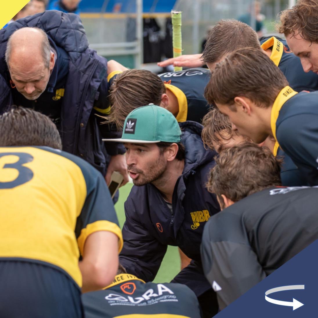 HockeyHBR's tweet photo. We are hiring! @hbr_h1 zoekt versterkingen voor komend seizoen! 💛💙 

#jointheclub https://t.co/t1dLIiEld6
