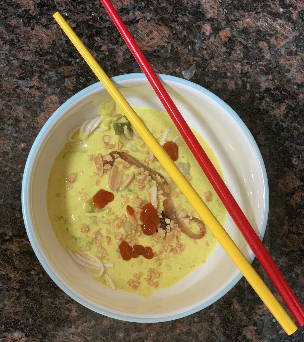 It’s Khow Suey, a noodle dish from Myanmar. 
.
#foodie #burma #myanmar #burmesefood #khoysuey #vegetarian #vegan #huffposttaste #food52 #buzzfeedfood #yum #chefmode #cookingfortheinsta #quarantinecooking #foodphotography #broccoli #springonion #coconut #coconutmilk #plantbased