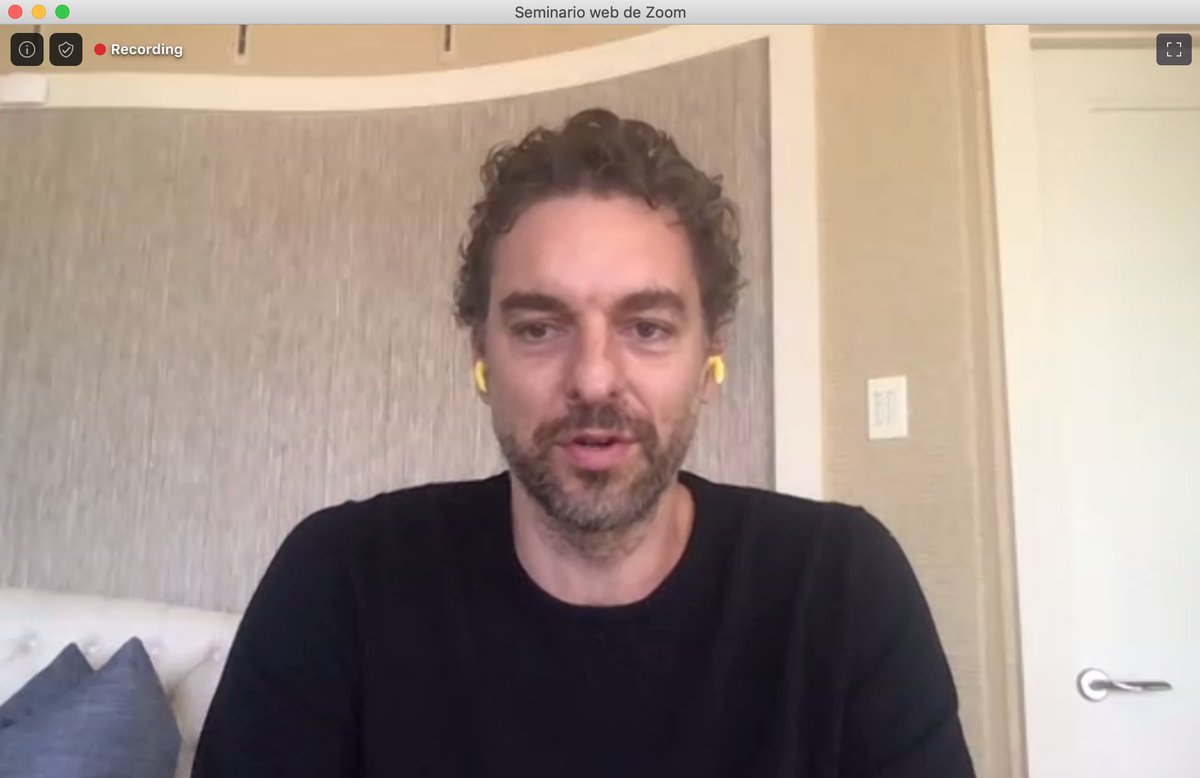 Finalista 2 del reto de #deporte del #DreamBIGchallenge Online: SportMatch. Desde el jurado, <a href="/paugasol/">Pau Gasol</a> realiza la pregunta al equipo conectado desde Toulouse, Francia, con una tercera compañera trabajando desde Barcelona. <a href="/DreamBigXL/">Dream BIG</a>