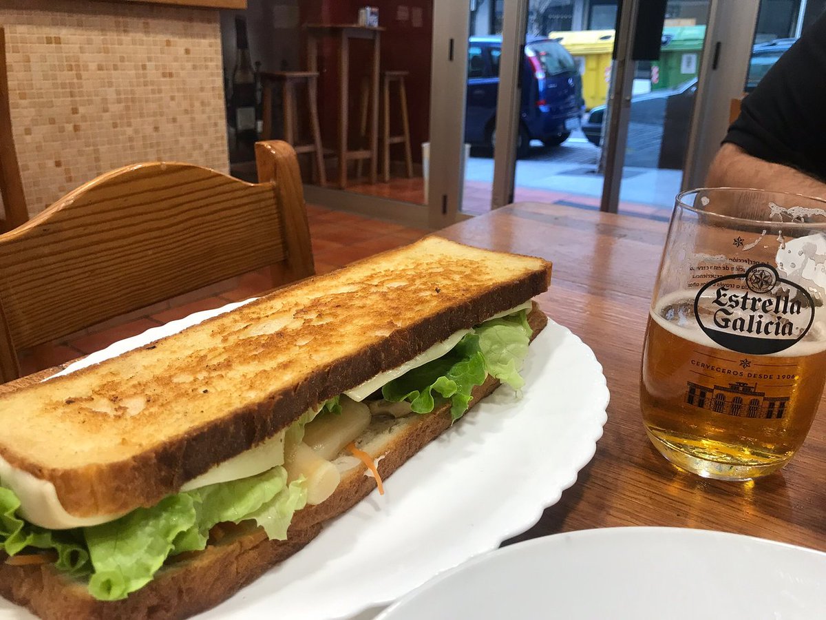 diegomonkey9's tweet photo. Después de dos meses con el local cerrado por el Covid, mis padres han vuelto a abrir su bocatería. Se llama Gigantes y está en la Calle Barcelona, Vigo. Tanto como para comer dentro como para llevar. Os agradecería un retweet para que llegara a más gente.
Muchas gracias❤️❤️❤️ https://t.co/gm2YUF6BAz