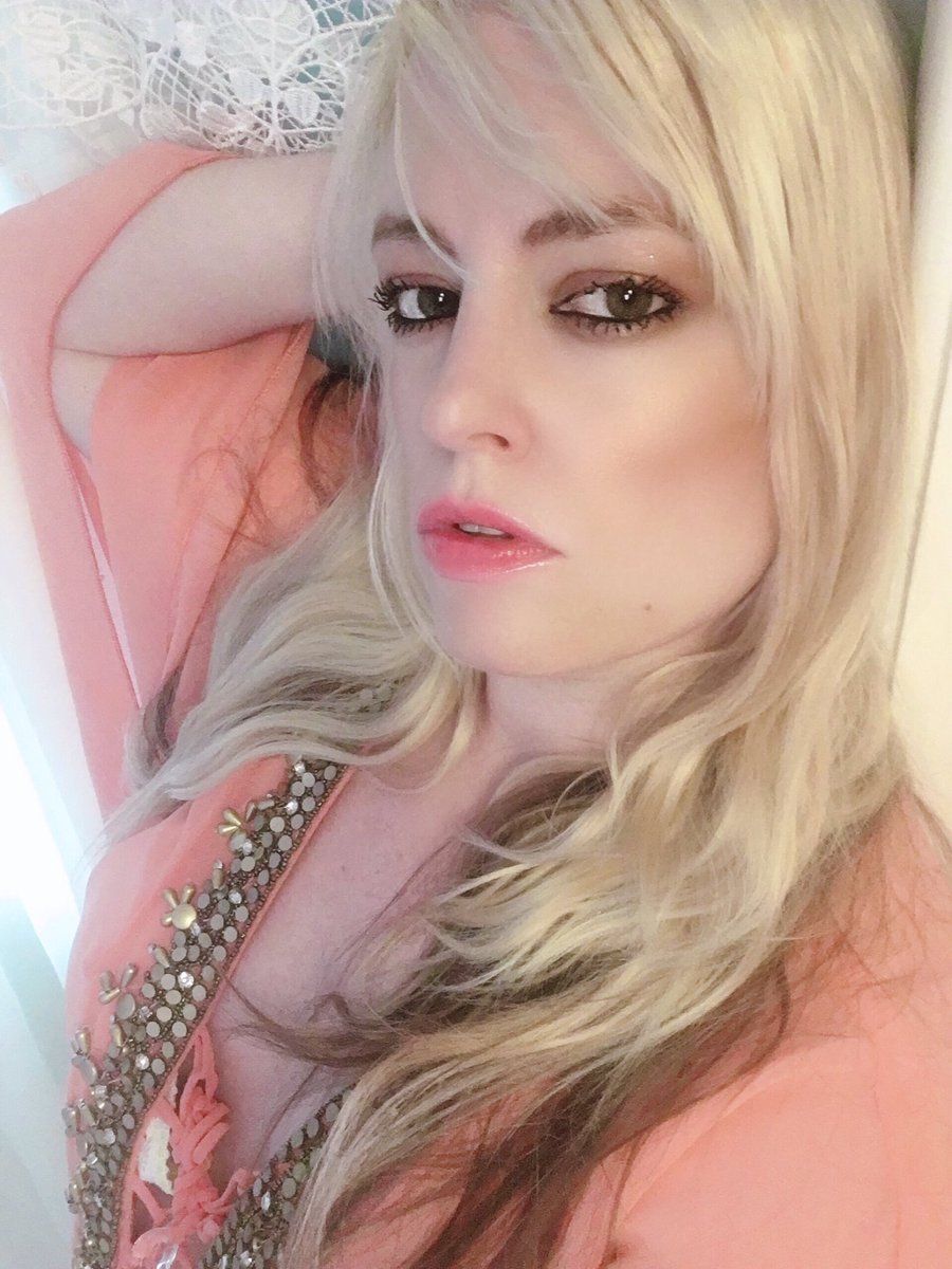 misskellywaite's tweet photo. Just a bit of #Lockdown sharing☺️hope everyone is coping ok especially those #selfisolating 🥰💗#BeKind https://t.co/hEyzn3LOoa