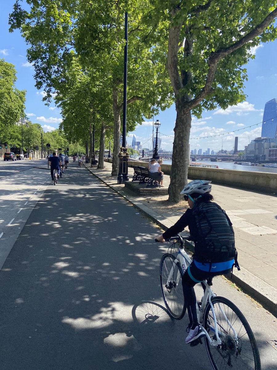 Obviously it was a sunny bank holiday but still shows if you build infrastructure to make people feel safe & deter unnecessary car journeys (with the congestion charge), people will happily cycle in very large numbers.