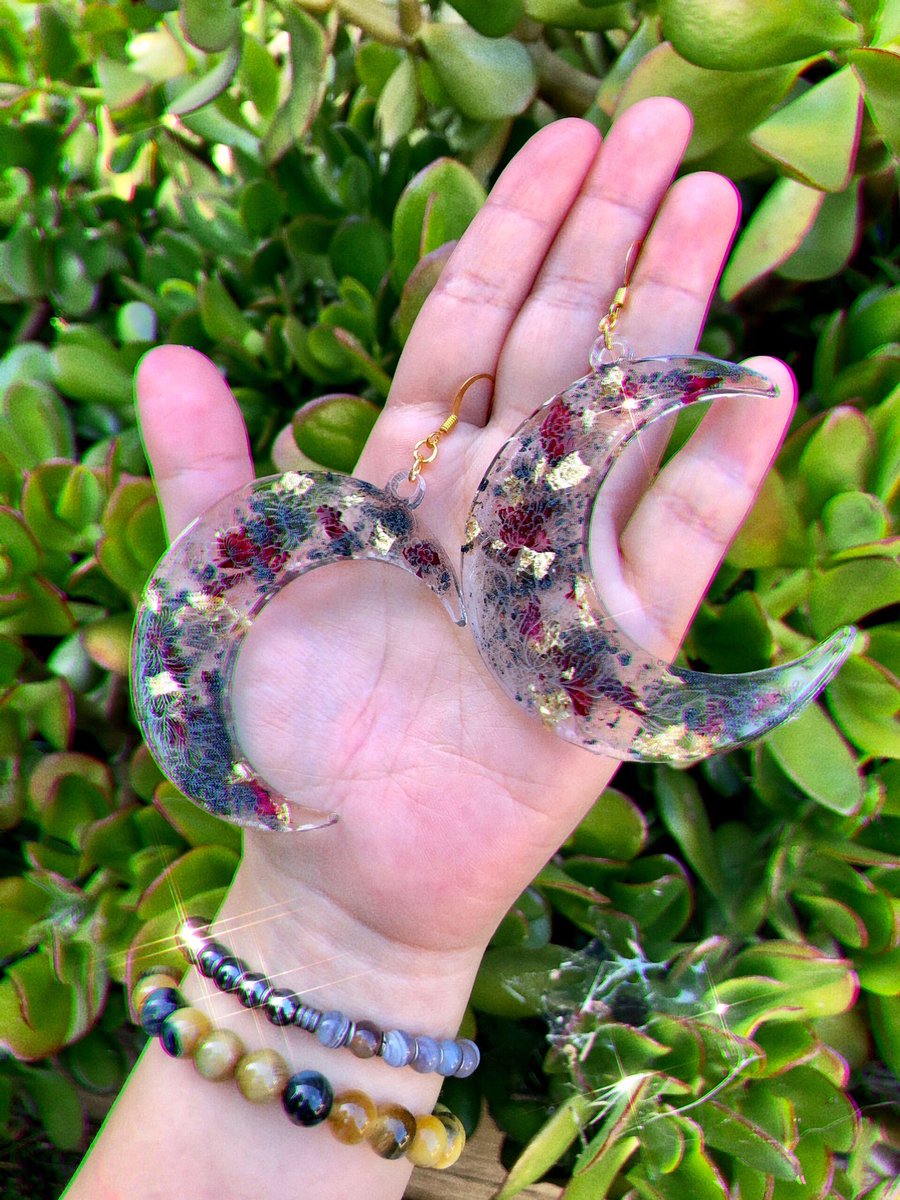 MEET JENNEY:Hi! I’m Jenney I’m a handcrafted-jewelry artist. I specialize in resin but love incorporating other mediums. I update my website every few weeks! Every piece is made with lots of love & care. check out my website for updates  https://jenneysjewelry.bigcartel.com/ 