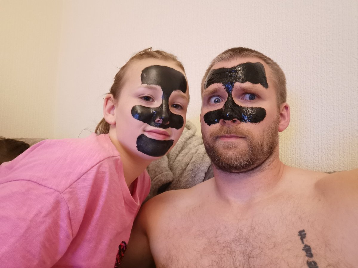 SMPerformancetr's tweet photo. The joys of having a daughter! Charcoal facemasks...whatever happened to cuddling up to watch a movie..... wouldn't change a thing though.

#DaddyDaughter #facemasks #FatherDaughter #memories #qualitytime https://t.co/9N04BHjYvW