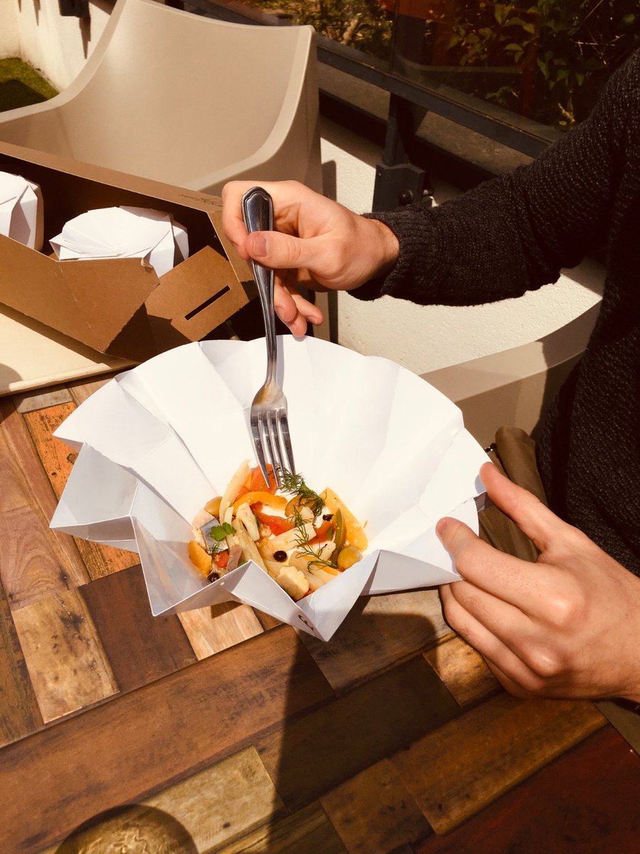 chefsXsoignants's tweet photo. Un paquet qui s'ouvre comme une porte vers le réconfort. Le CMPR de Bobigny a pu profiter de cette magnifique attention du Restaurant Will.
https://t.co/i1QMTRG0GC 💙👩‍🍳🧑‍⚕️

@ggomez_chef @smejanes @METRO_FR @TipToque

#LesChefsAvecLesSoignants #RéconFortEnsemble https://t.co/6bZ9hdqFmi