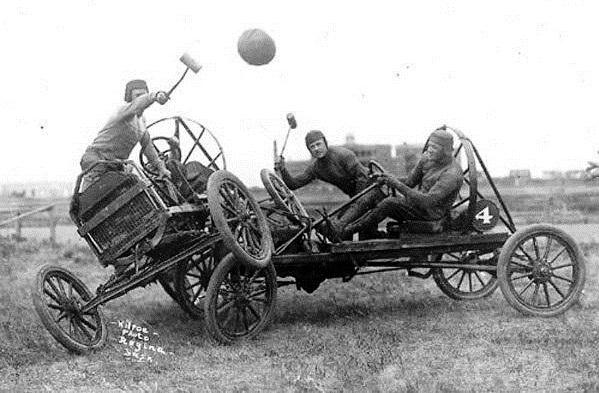 datakll's tweet photo. Strunt i fotboll nu, vi vill att autopolo-ligan startas upp igen! https://t.co/2aJRe0Lmo7
