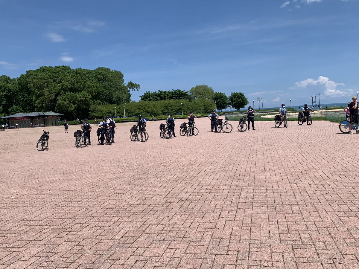 As bike cops are lining up apparently getting ready to disperse crowds, the last two speakers have claimed a vaccine will be mandatory and officials are inflating the COVID case count. Some of the crowd is now barking at CPD.