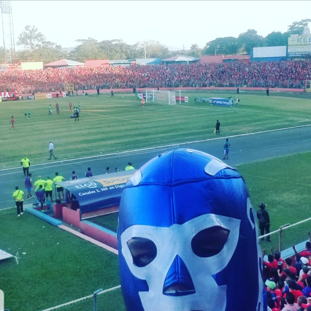 JCBarrera73's tweet photo. @noticias4vision #bwntos4v estadio Santa Ana https://t.co/cizK30DyRx