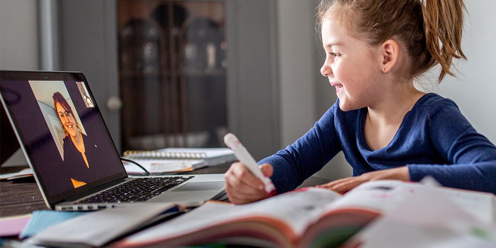 SimmsMann's tweet photo. During this time of sheltering in place, many early care and education providers are needing to reach their little ones remotely. Here are some helpful tips from @ChildTrends on communicating with #families and supporting #athome #learning: https://t.co/4ng2992k68 https://t.co/t14pOKYhX9