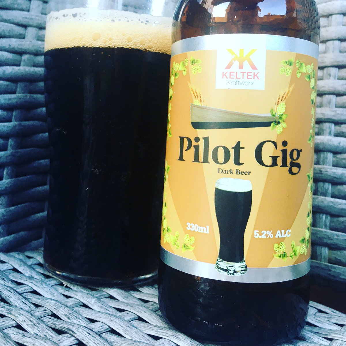 Brag - Cornish Beer Club (@cornishbeerclub) on Twitter photo <a href="/KeltekBrewery/">Keltek Brewery</a> Pilot gig
Last time I had this was at <a href="/FalBeerFest/">Falmouth Beer Fest</a> where it won Gold for Cornish Porter
Appreciating it more tonight but I think that’s more due to how many beers I had that night
Label says chocolate notes and a hint of saltiness and I can’t argue with that <a href="/KeltekBrewery/">Keltek Brewery</a> Pilot gig
Last time I had this was at <a href="/FalBeerFest/">Falmouth Beer Fest</a> where it won Gold for Cornish Porter
Appreciating it more tonight but I think that’s more due to how many beers I had that night
Label says chocolate notes and a hint of saltiness and I can’t argue with that