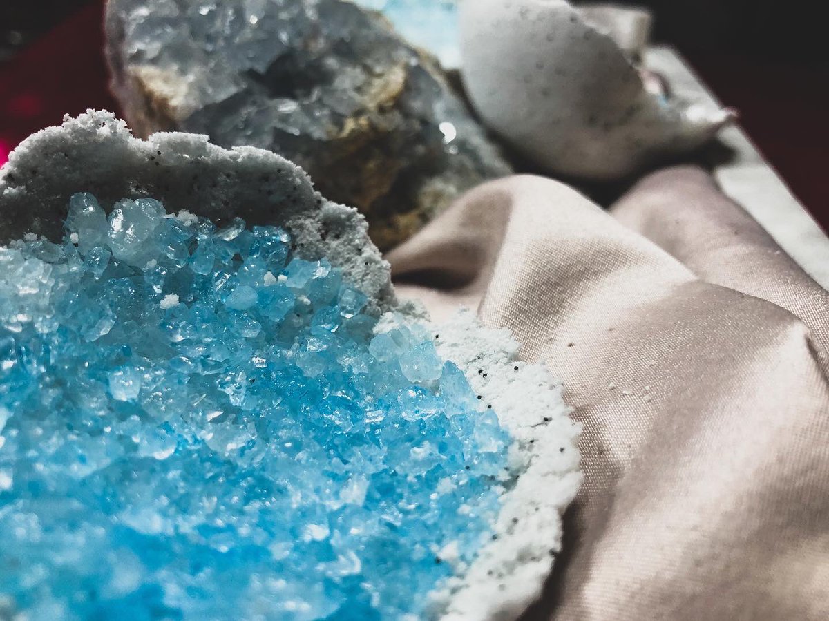 Geode Bath Bombs
brujitaboutique.com
#crystal #crystalmagic #witch #esoteric #moonmagic #bruja #spiritual #botanica #essentialoil #organic #geode #witchaesthetic #tumblraesthetic