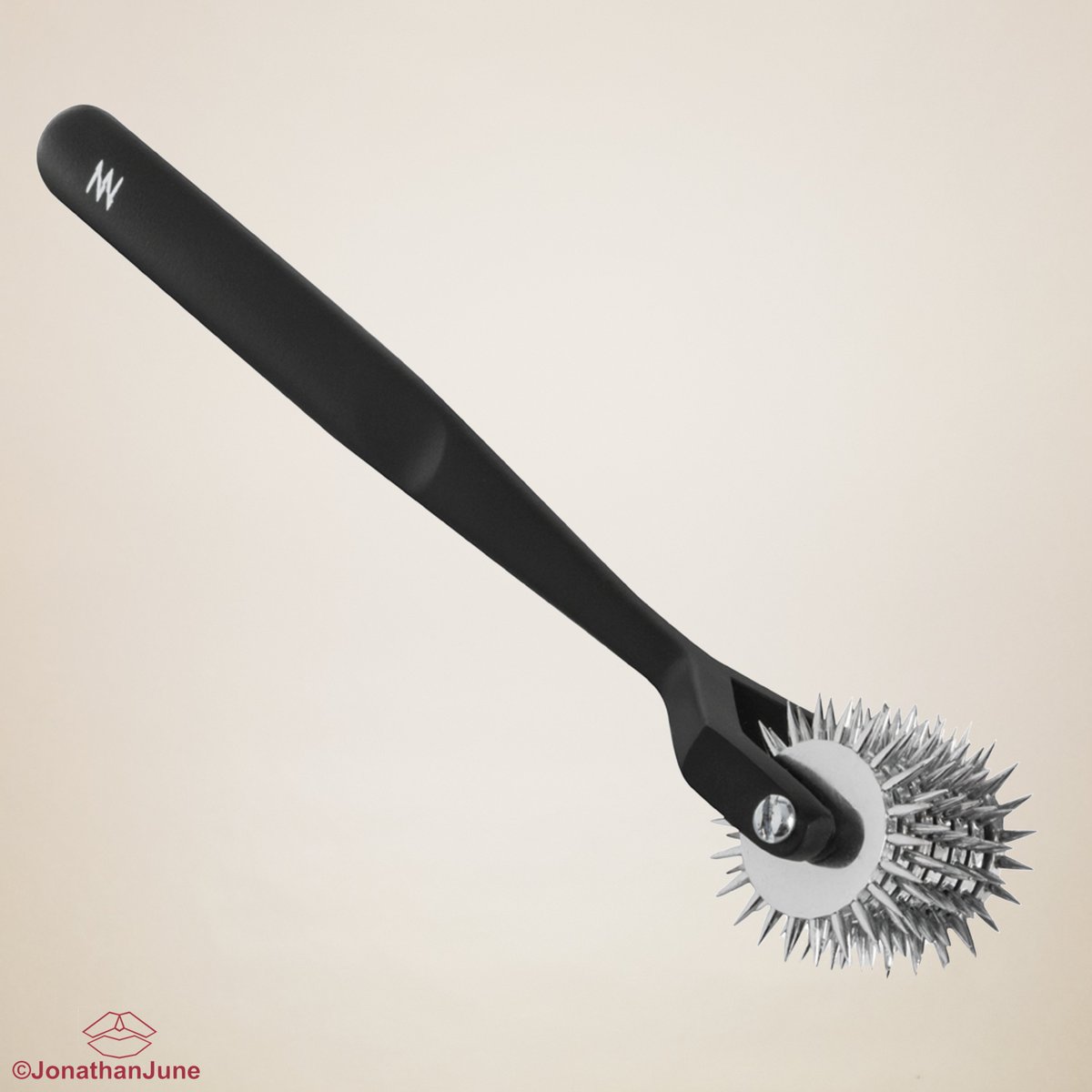 JonathanJune's tweet photo. Prikkelende sensaties, pijn of juist een beetje plagen... Waar word jij warm van?
#jonathanjune #pinwheel #loveisgood #nopainnogain #sex #kinky #bdsm #lovesex #sexshop #webshop #onlinewinkelen #nederland #utrecht #amsterdam #rotterdam #shoppingaddict https://t.co/uNIvpYoWjA