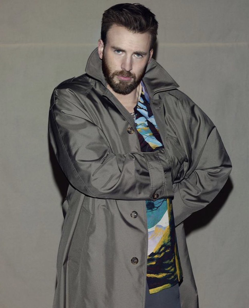 chris evans' clothing loses one by one as your scroll down — 𝒂 𝒕𝒉𝒓𝒆𝒂𝒅 