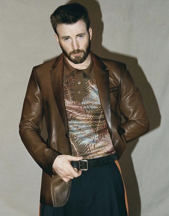 chris evans' clothing loses one by one as your scroll down — 𝒂 𝒕𝒉𝒓𝒆𝒂𝒅 