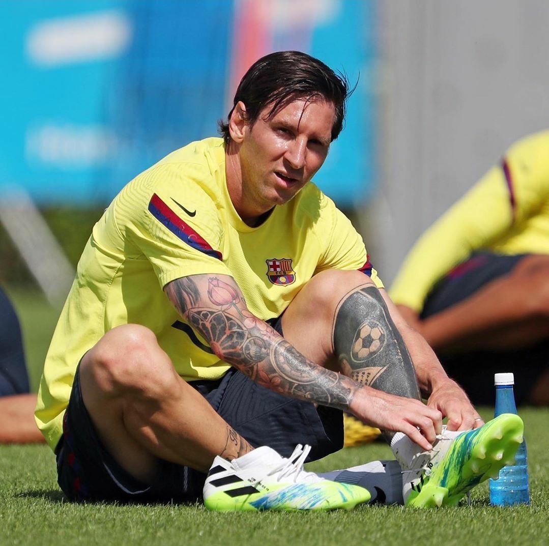 Addict_BarcaFr's tweet photo. ✅🔥 Messi est prêt a faire de la magie sur les pelouses 🦾 https://t.co/hHznHFg8B0