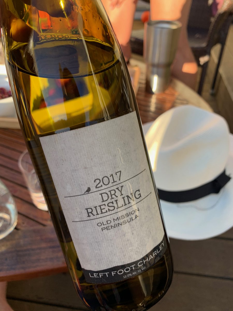 <a href="/MIWineCollab/">Michigan Wine Collaborative</a> #bevfluence 
I had a great time stumping my friends with this gorgeous #miwine #riesling from <a href="/LeftFootCharley/">Left Foot Charley</a> Paired with spicy MahiMahi and pineapple salsa - bone dry with stone fruit, lynchee &amp; baking spices, so food friend and so fab!