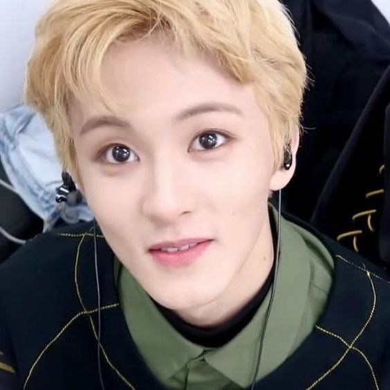 a thread of jungkook and marks sparkly eyes · ✧ . * ⊹ · ˚