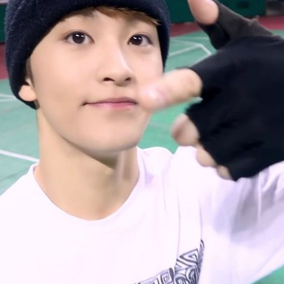 a thread of jungkook and marks sparkly eyes · ✧ . * ⊹ · ˚