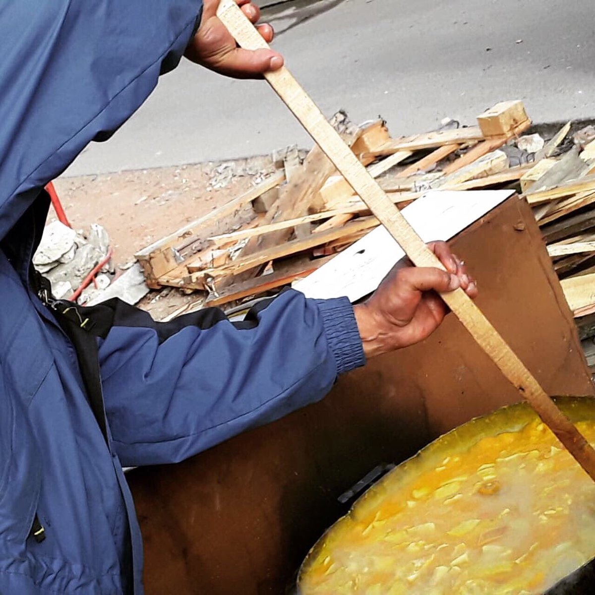 ongdtpt's tweet photo. #OllaPopular especial 25 Mayo 🇦🇷 hoy entregamos 400 viandas de Locro. Gracias a todos los que se sumaron y colaboraron . #VillaMartelli #ONG #Solidaridad https://t.co/ndEMnlrxjI