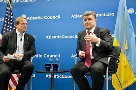 (13) Çikolata markası Roshen& #39;in sahibi   #Poroshenko, işadamıydı. Soros& #39;a ve AB-D fonlarına yakındı. Seçilince Rusya& #39;da olan fabrikalarını, mal varlığını elden çıkardı;önüne konulan ajendayla siyaset yaptı, içten içe   #ukrayna milliyetçisi halleri onu koltuğa oturtanları kızdırdı.