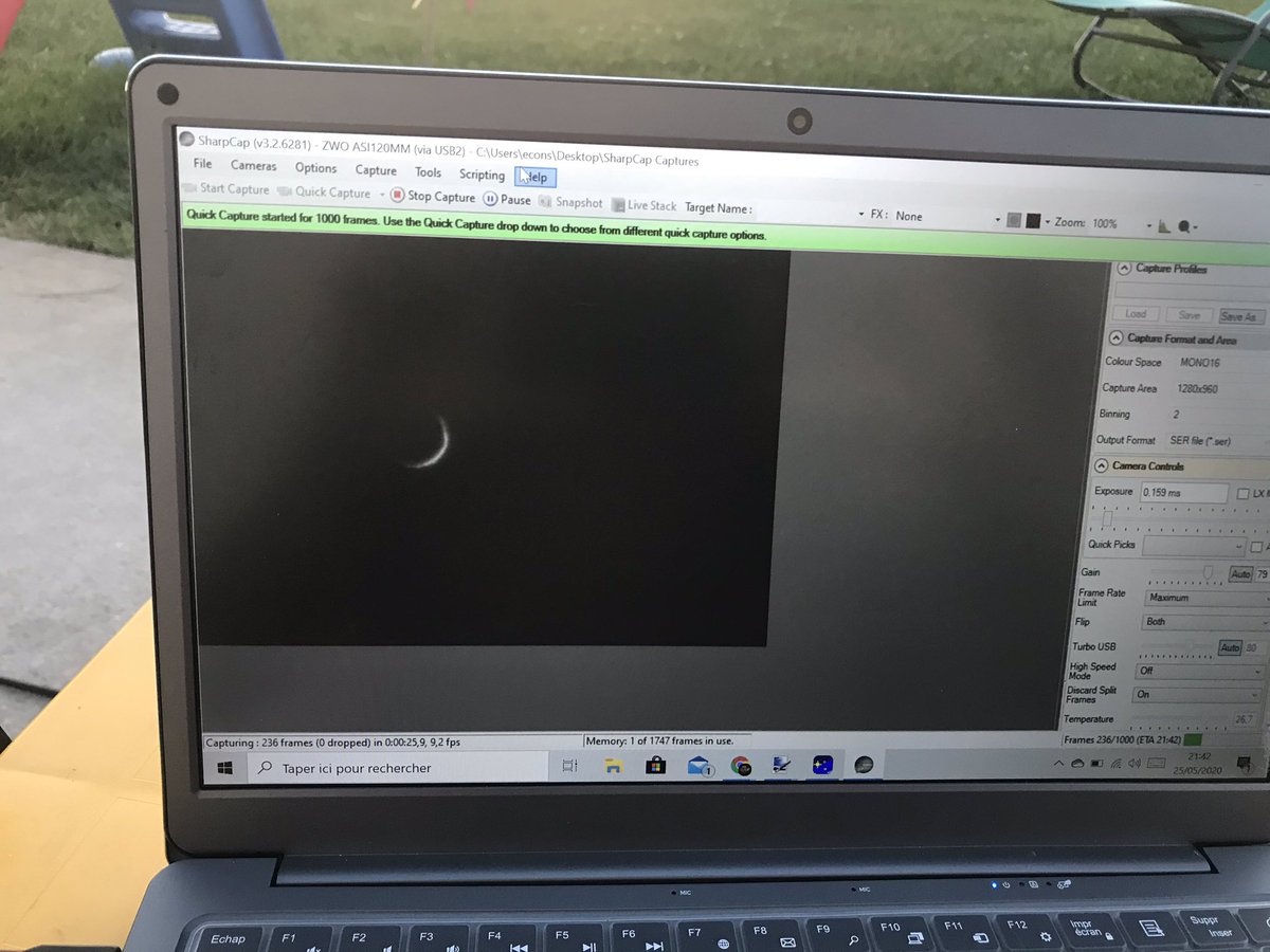 econseil's tweet image. Un des derniers jours pour observer le croissant de Vénus juste après le coucher du Soleil 🤗