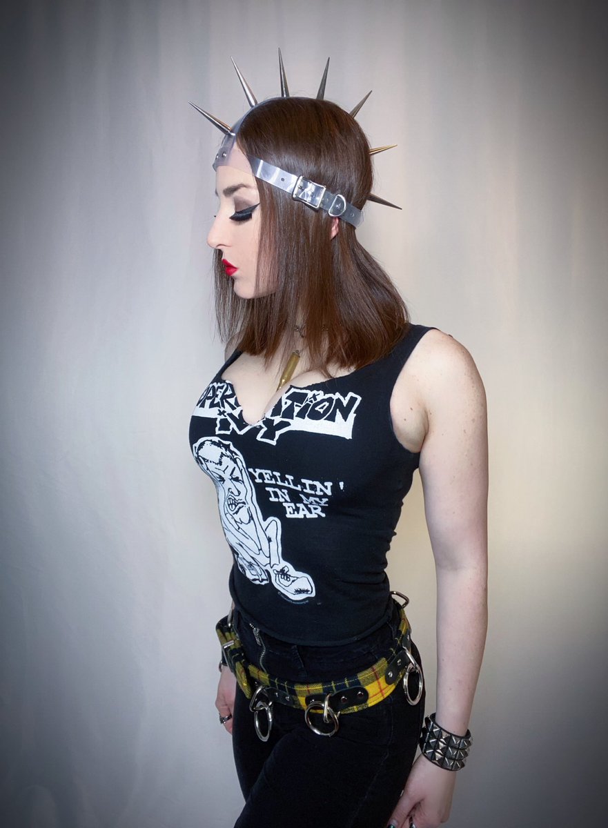 Erin_Micklow's tweet photo. Today’s outfit for episode 15 of #20Questionswith #viciousprecious #prettyaddicted 🖤🧡 If you missed it, watch the playback now on my IGTV, or on https://t.co/w6KlkWzv7r in a few days! 🎶🤘 Headband/Belt/Bracelets: https://t.co/5UOW4syIPK 🔒 Shirt DIY made by me ✂️ 🧷 #punkrock https://t.co/OF8IYEeXl9