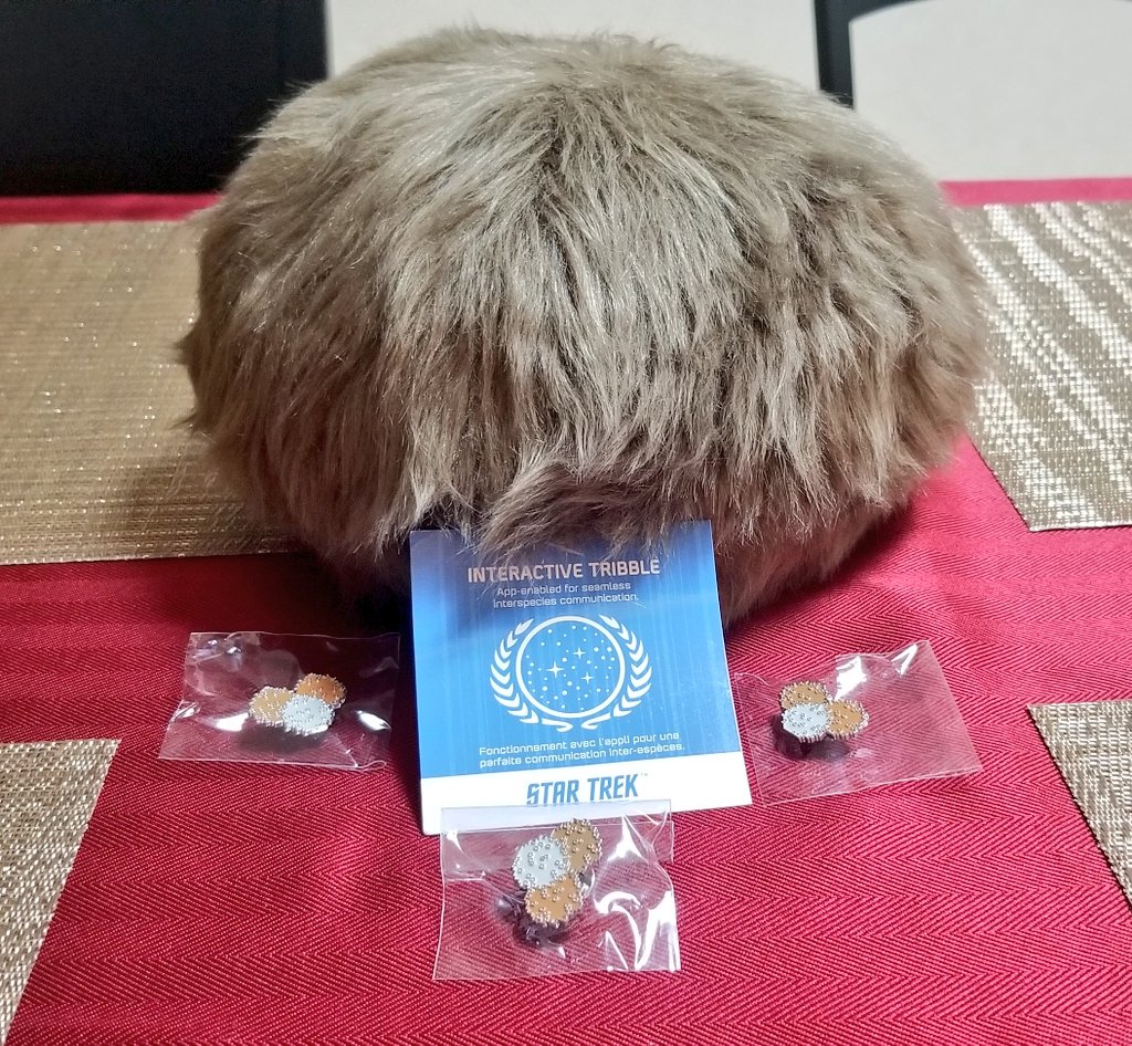 My  @ScienceDiv "Interactive Tribble" came in the mail, as well as some cute tribble pins! I still cannot decide on a name, but I know it will come to me! Get your own tribble at  https://sciencediv.com/ 