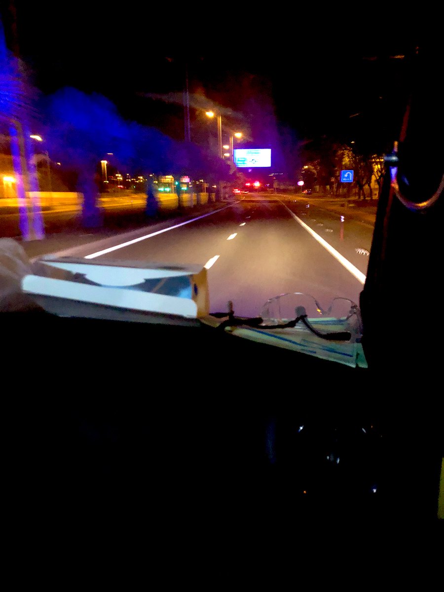CCapo81's tweet photo. #guardia infernal desde las 8:04 montados en la ambulancia sin parar 18 avisos y los que nos quedan . Si hay más conciencia siiiiii. Turu que te vi #tristeza #rabia #impotencia #061murcia pensando en dejarme la #extrahospitalaria 😢aunque sea lo que más me guste #insoportable https://t.co/CFDAorwqpi