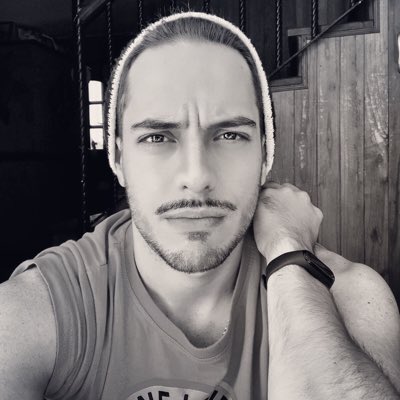 Emmanuelronu's tweet photo. #NuevaFotoDePerfil https://t.co/RQtiWQ3xBq