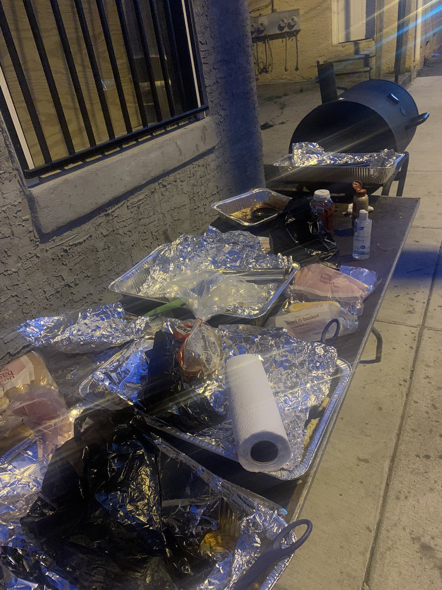 TerranceKywan's tweet photo. #FrontYardCookout @FeedingAmerica @oscarmayer We doin our part still https://t.co/GkBmtS5WFQ